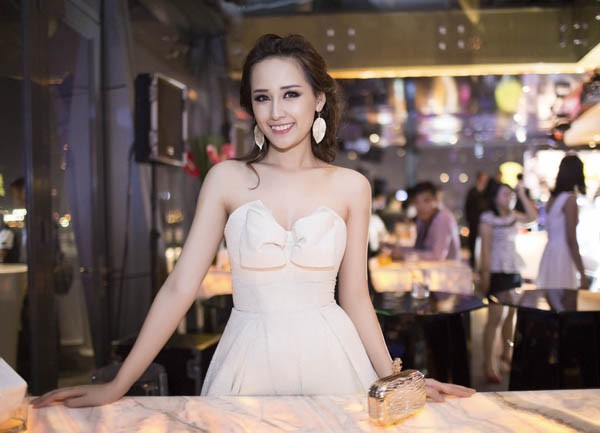 Mai Phương Thúy gợi cảm trên tầng cao Sài Gòn - ảnh 5